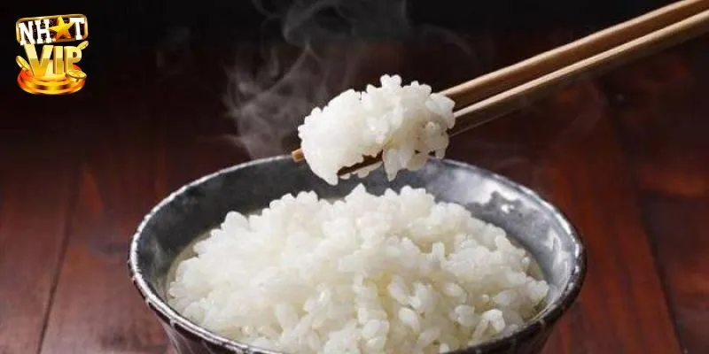 Mơ Thấy Ăn Cơm Với Người Chết Và Các Điềm Báo Từ Tương Lai